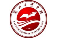 环绕磁湖水