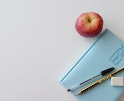 是中国近代教育史上第一所华侨创办的分